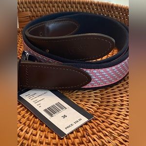 Vineyard Vines whale belt NWT size 36